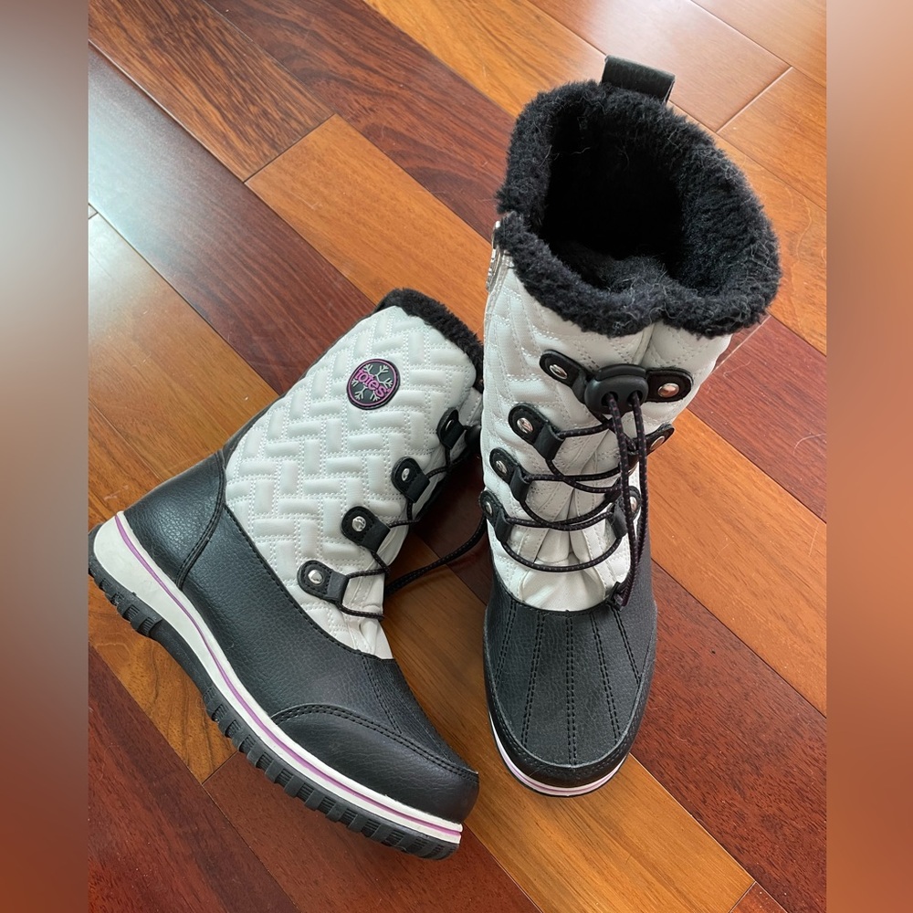 Totes High Ankle Winter Boots Size 5
